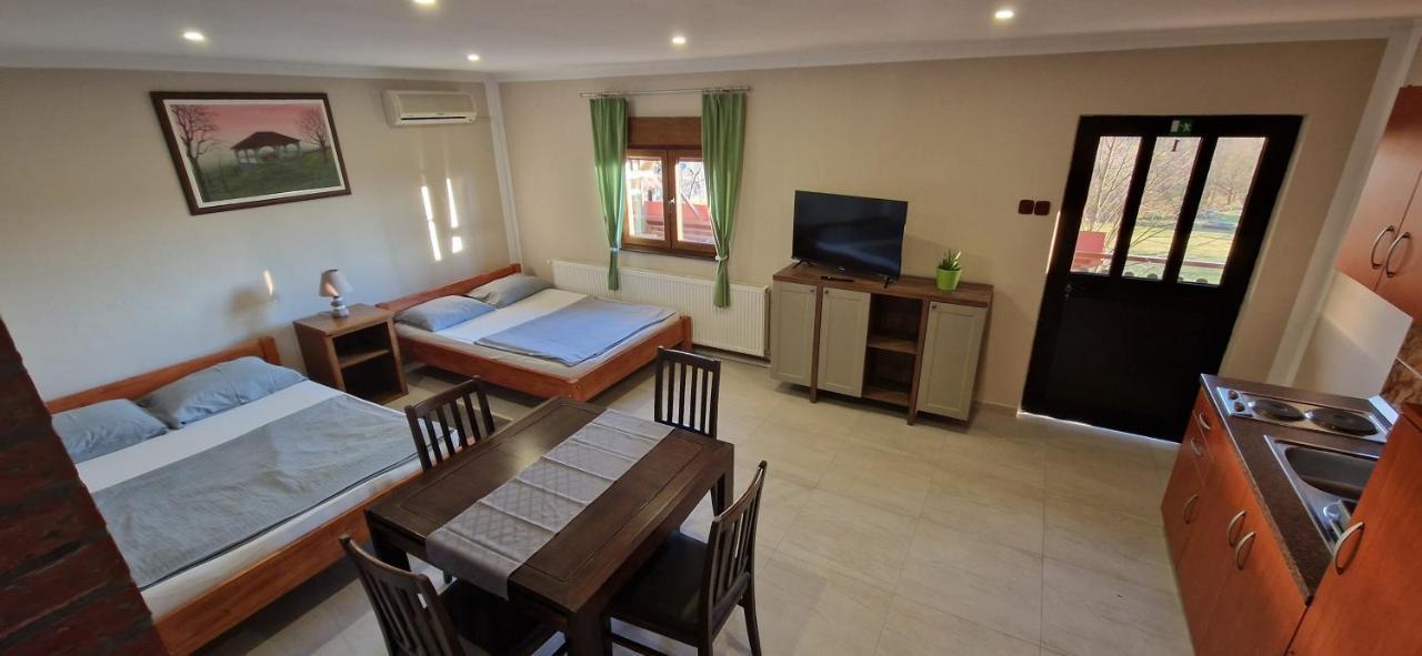 Guest House Blazevic Gornja Gracenica Екстериор снимка